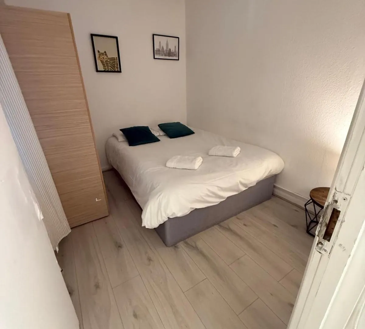 3 Bedroom Flat Millais Rd London Apartment